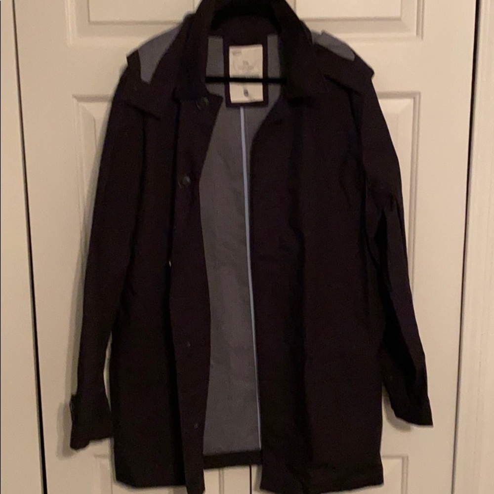 NWOT Gap Trench with removable hood